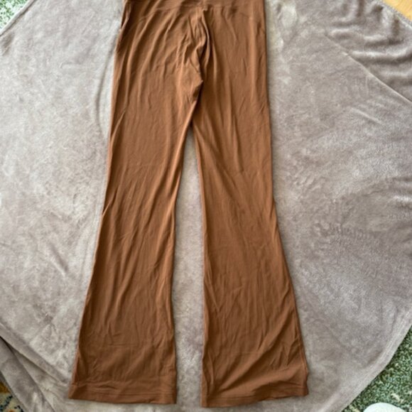 Lululemon Groove Super High Rise Flare Pant Size 8 - Picture 6 of 7